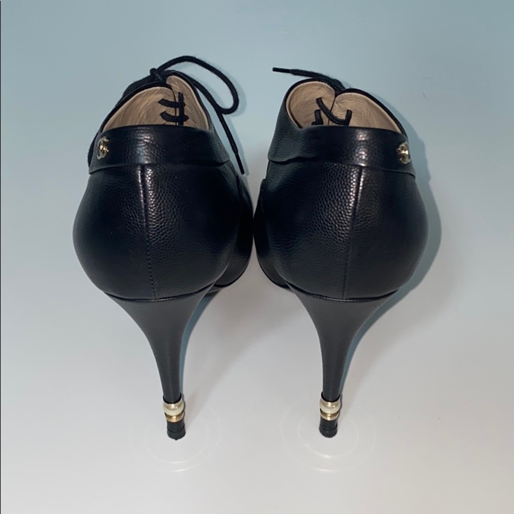 CHANEL lace up calfskin boots - Picture 3 of 14